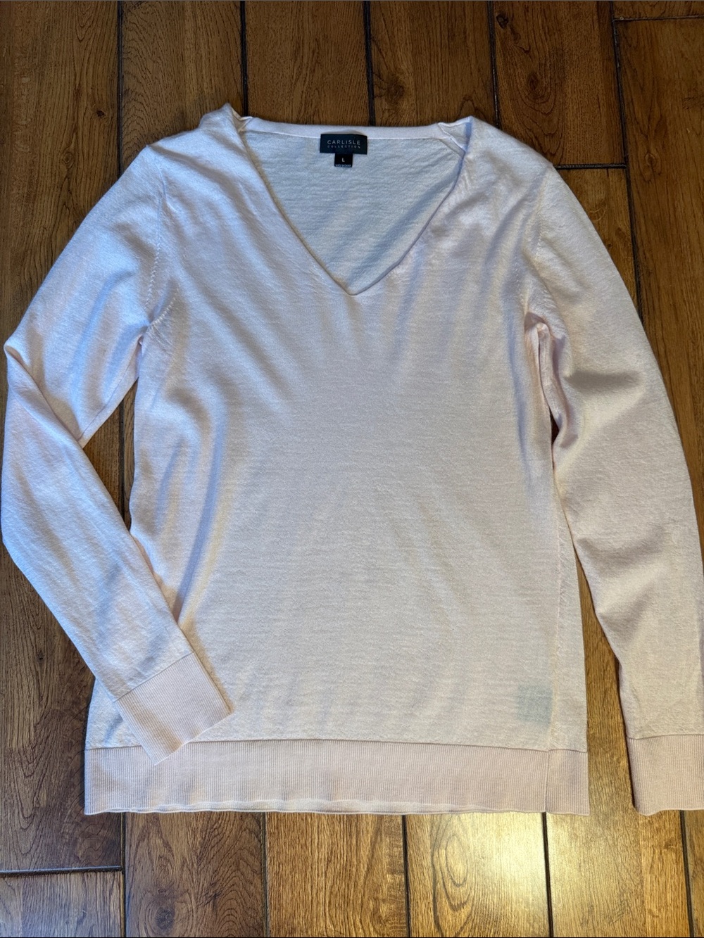 Carlisle Collection lightweight Casual V-Neck Women's Sweater in Pale Pink